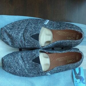 TOMS Men's Black and Gray Slip-On Loafers